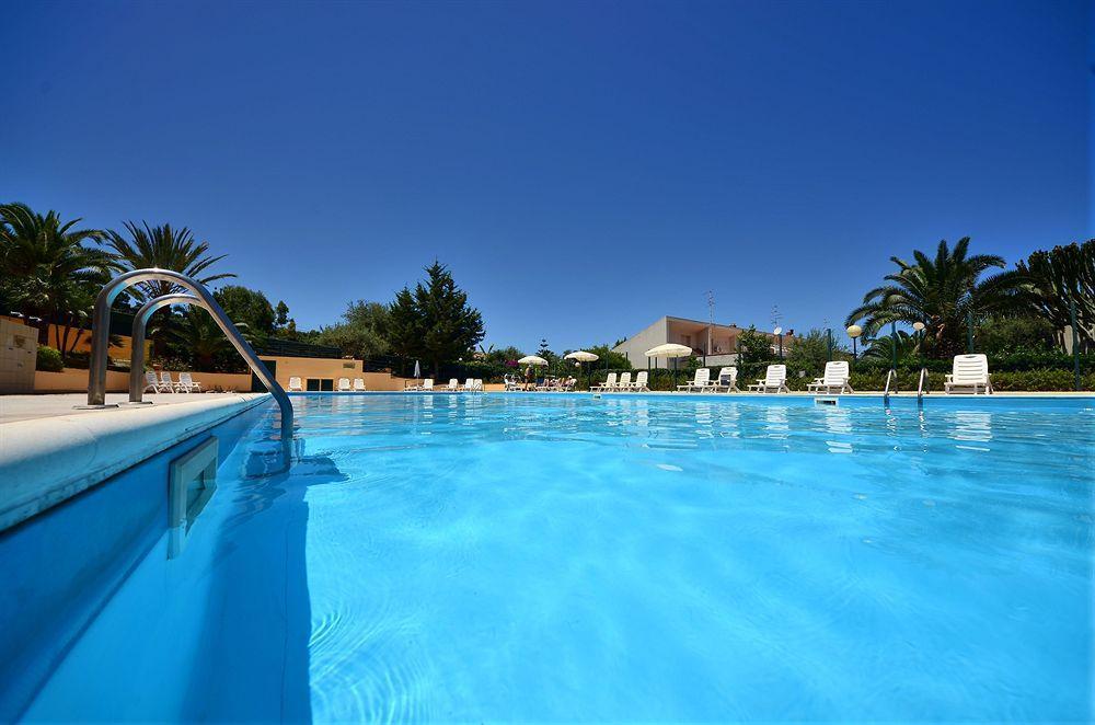 Calanica Resort Чефалу Екстериор снимка