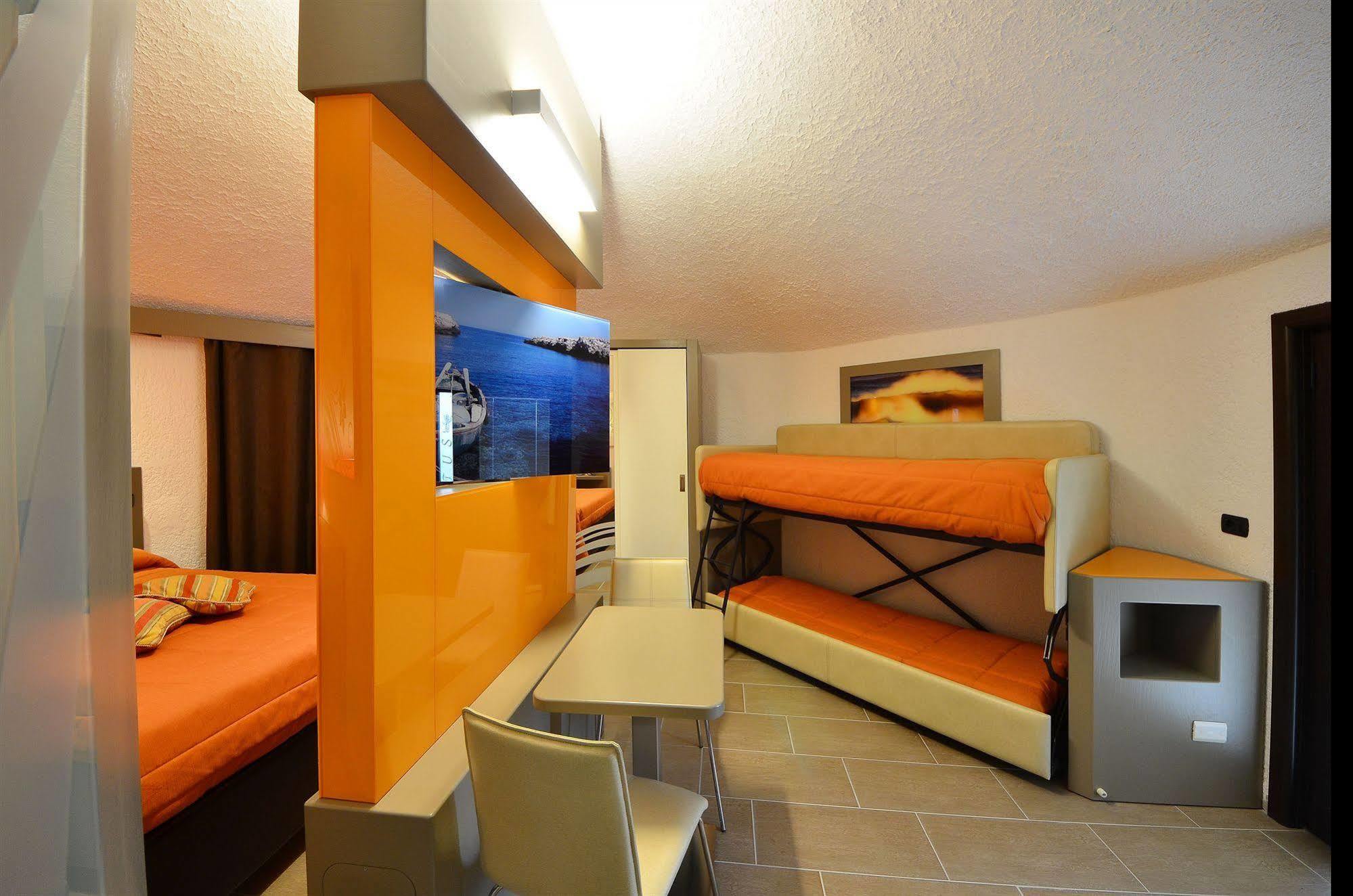 Calanica Resort Чефалу Екстериор снимка