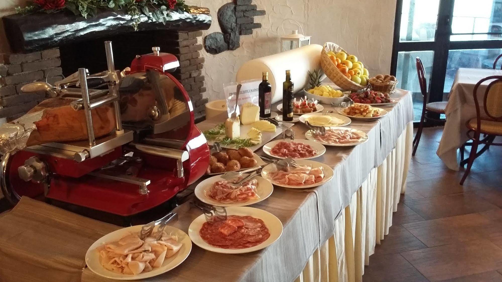 Calanica Resort Чефалу Екстериор снимка