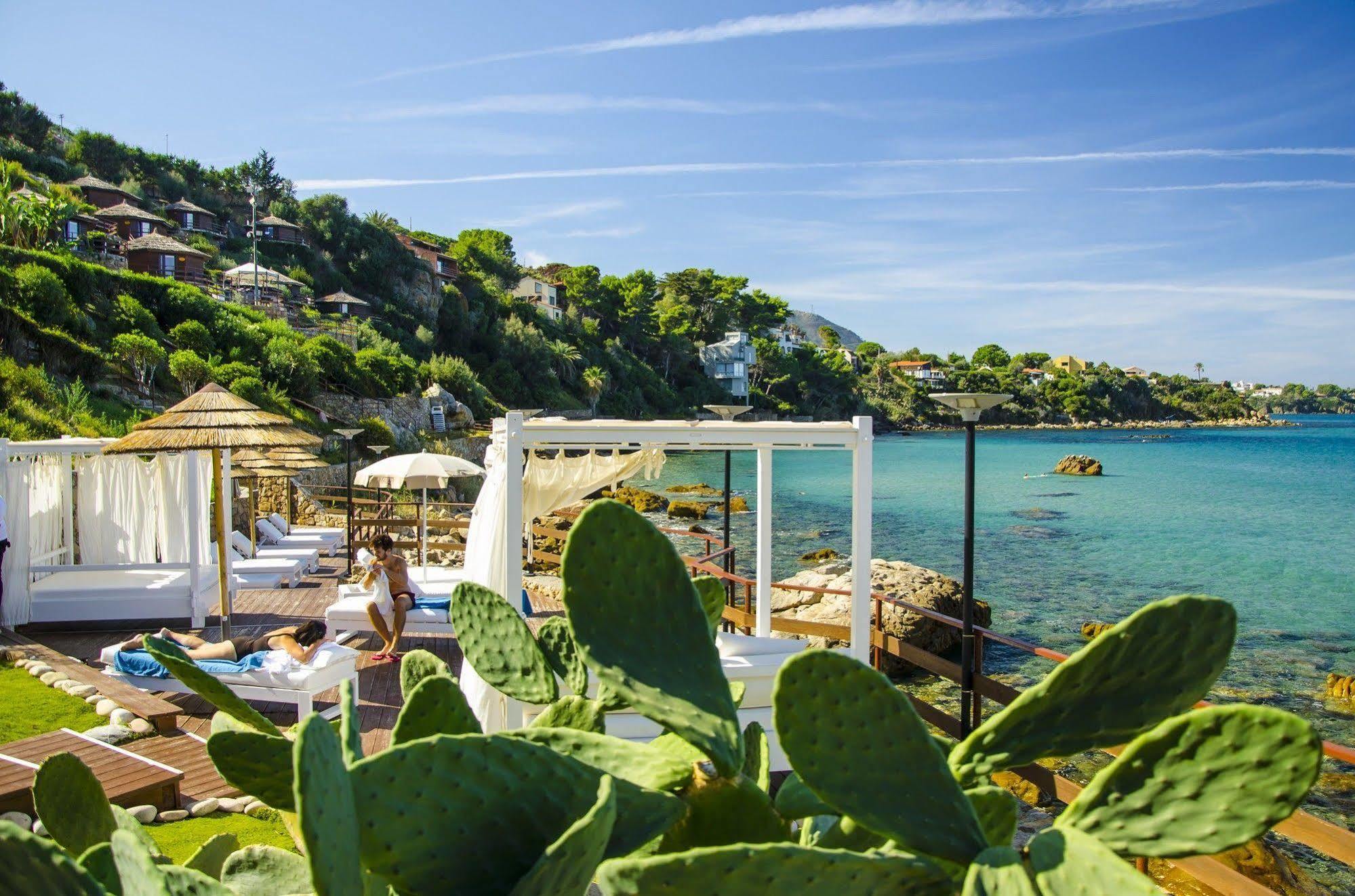 Calanica Resort Чефалу Екстериор снимка